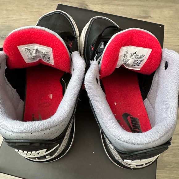 Boys Air Jordan 3 Retro "Black
Cement" - Picture 8 of 9